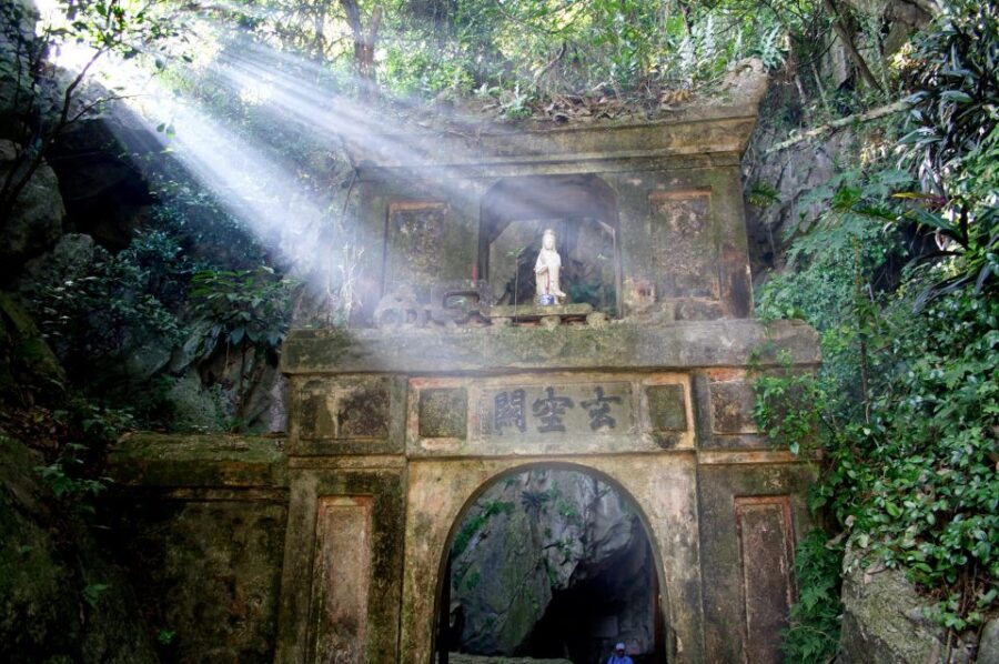 Am Phu Cave, Marble and Monkey Mountain Fullday tour - Vietnamese Broken Rice Lunch: Fuel After the Steps