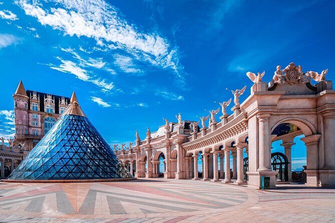 Ba Na Hills and Golden Bridge Package Full day Private Tour - Golden Bridge: the walkway you’ll want to pace, not sprint