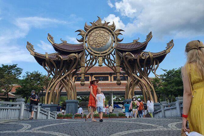 Ba Na Hills and Golden Bridge Private Tour - Timing tips for a day that feels like four seasons