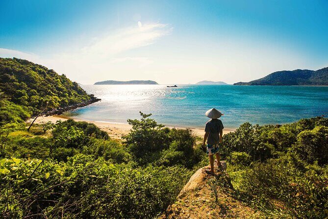 Cham Island Daily-Snorkeling(Optional:Pick up at Cua Dai Port) - Hai Tang Pagoda and the local market: culture in the middle of sea time