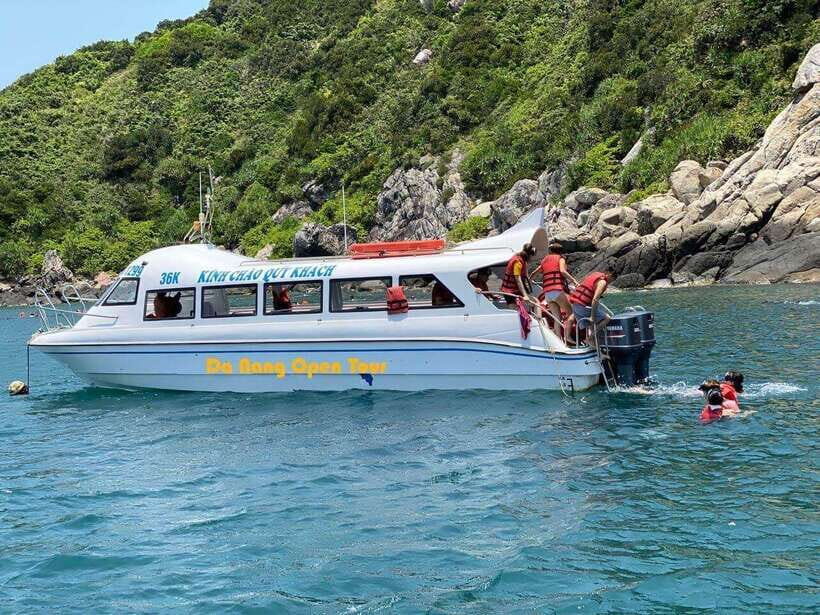 Cham Island: Snorkeling Tour by Speed Boat From HoiAn/DaNang - Pickup and the speed-boat run: fast start, then you slow down