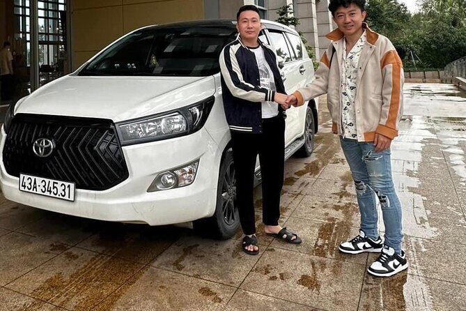Da Nang Airport to Da Nang hotel by private car or vice versa - How the pickup works: name sign, set meeting point, and a mobile ticket