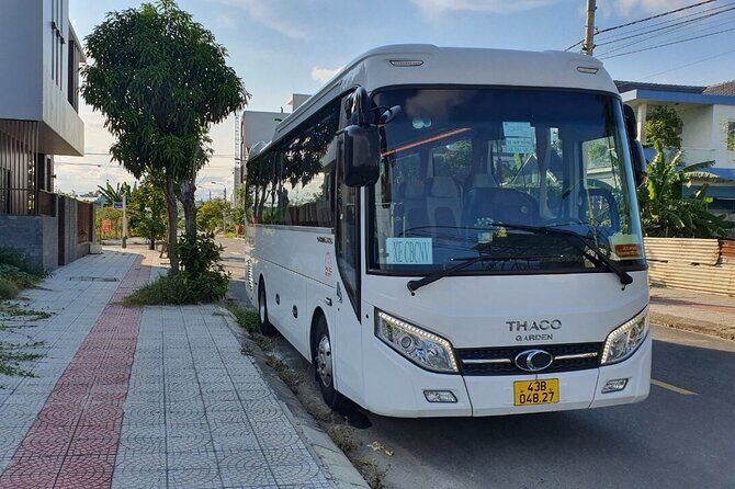 Da Nang Airport to Da Nang hotel by private car or vice versa - Service style: private group, fixed price, and no hidden fees