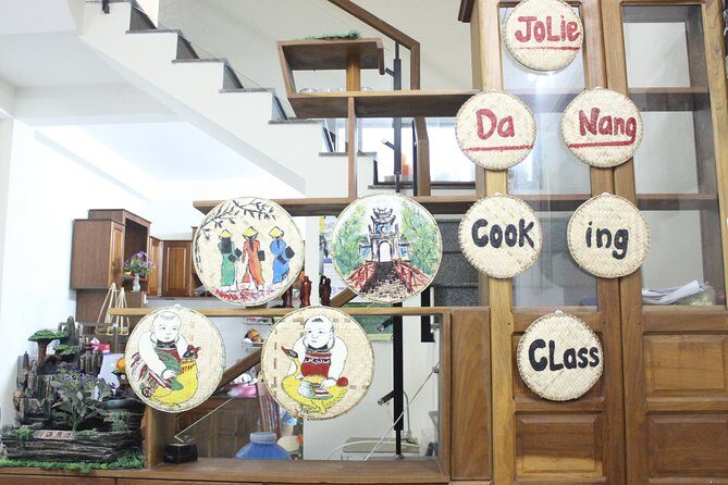 Da Nang Authentic Home Cooking Class - The cultural side: everyday Vietnamese life around the table