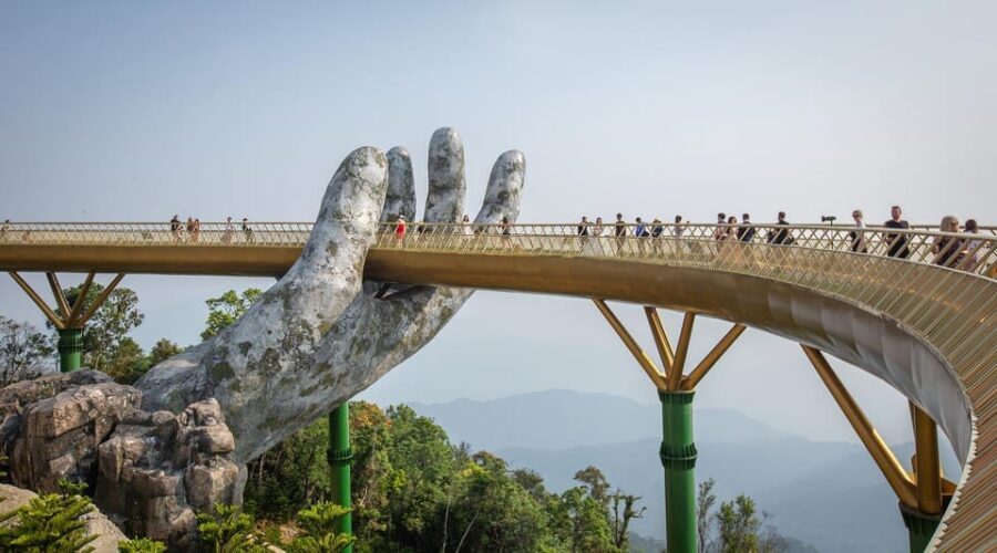 Da Nang: Ba Na Hills Entry with Cable Car and Lunch Option - Linh Ung Pagoda: when size becomes a shortcut to meaning