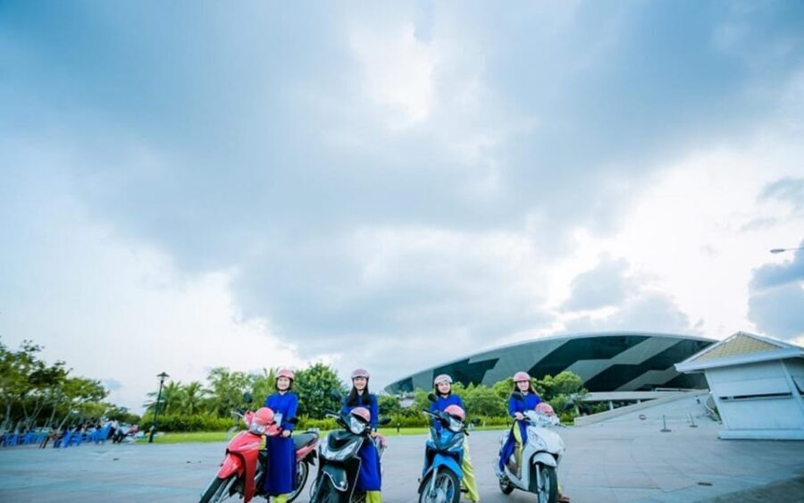 Da Nang By Night & Han River Dragon Cruise with a local food - From iconic bridges to the waterfront: what each stop is really for