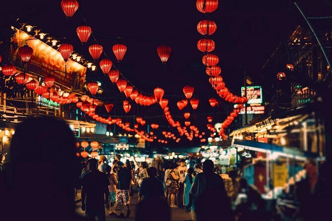 Da Nang By Night: Seafood dinner, night market and cruise trip - Guide names matter more than you think