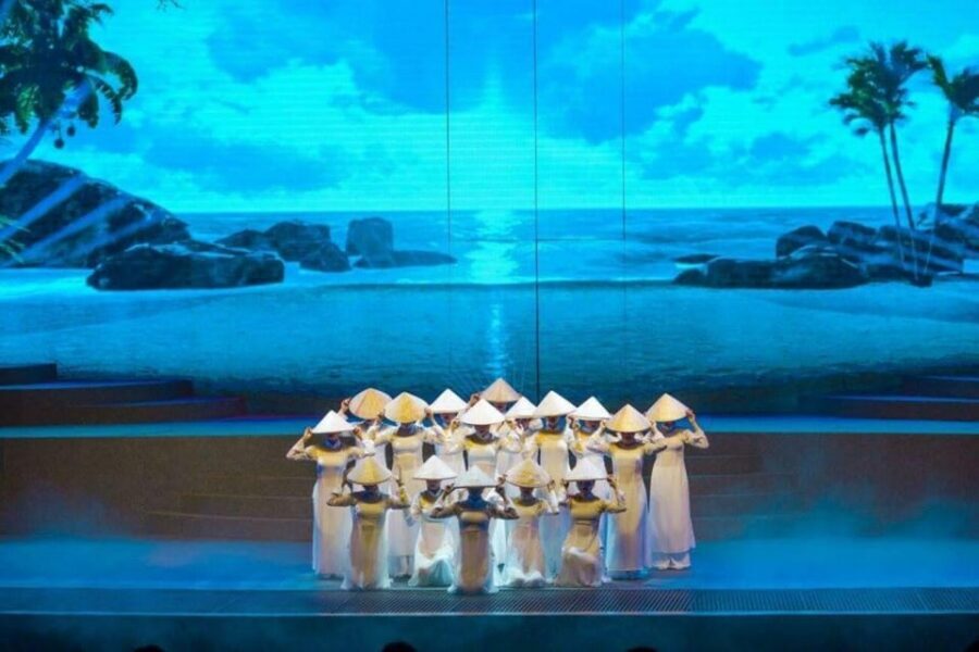 Da Nang: Charming Da Nang Show Ticket - Timing and pacing: plan for a 17:00 evening block