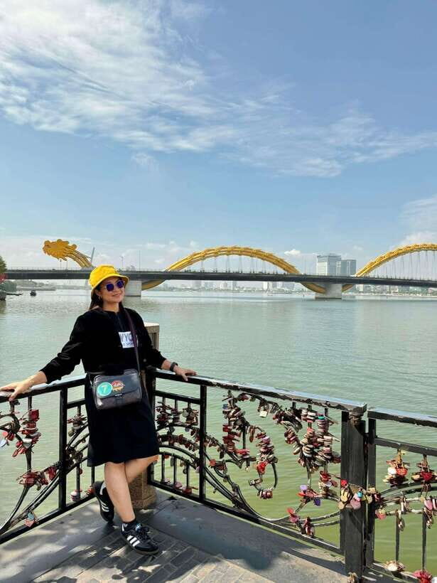 Da Nang City Sightseeing Private Tour with Female Tour Guide - Apec Park and Da Nang Cathedral: a balanced mix of modern and sacred