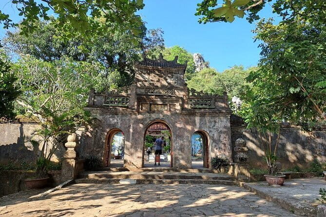 Da Nang City Sightseeing Private Tour With Funny Tour Guide - How the guide and driver improve the whole day