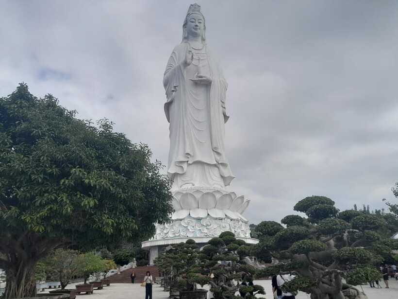 Da Nang: Golden Bridge, Marble Mountains & Monkey Mountain - Non-Nuoc Stone Carving Village: Marble Sculptures You Can Actually See Up Close