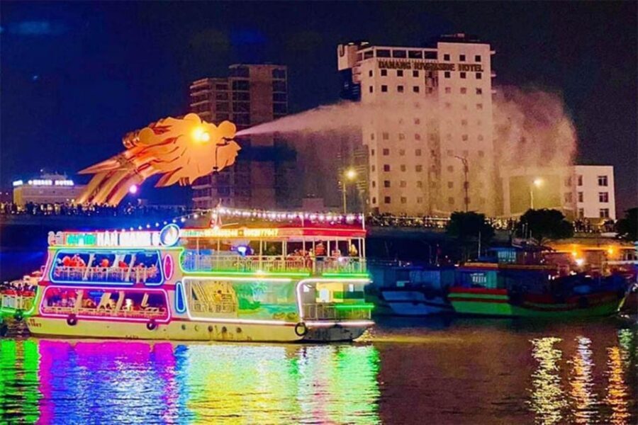 Da Nang: Han River Local Cruise by Night - Drinks and the On-Board Bar: Plan for Extra Costs