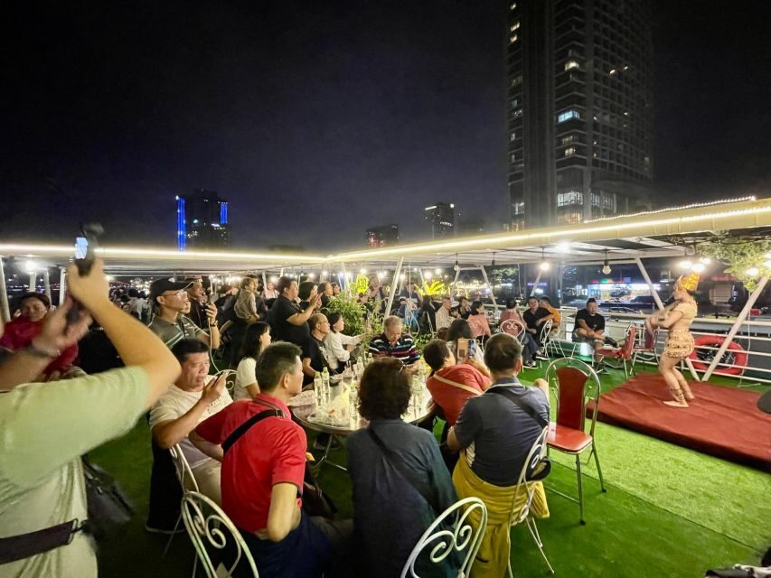Da Nang: Han River Night Boat Trip with Show on Weekends - Drinks, Food, and the Bar Reality Check (No, You Might Not Get Everything)
