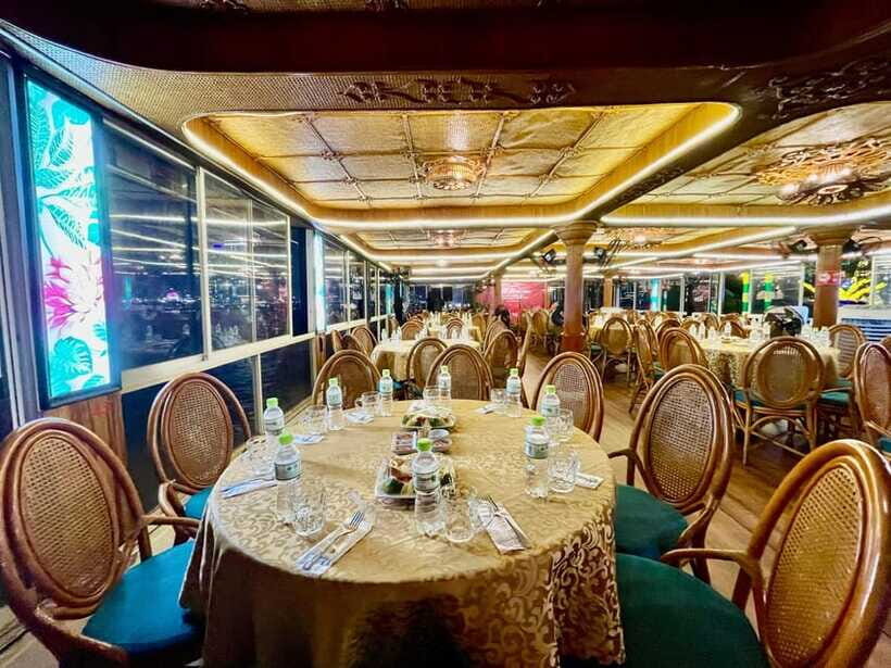 Da Nang: Han River Night Cruise with Sunrise Cocktail - Comfort and Noise: Picking Your Seat Like a Pro