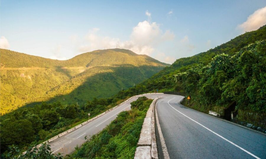 Da Nang: Hue Imperial City and Hai Van Pass Small Group Tour - Who should book this Hue day trip