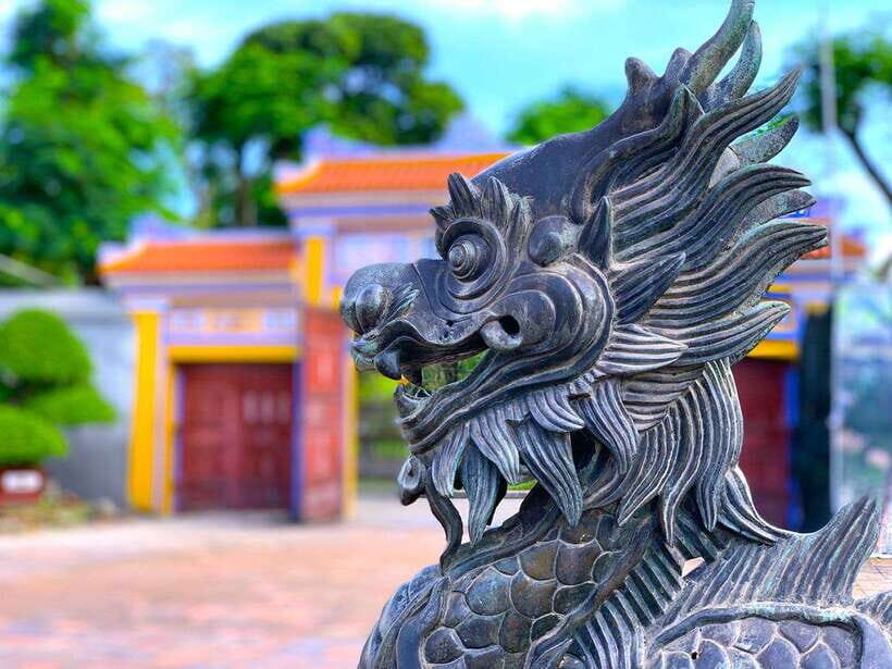 Da Nang: Imperial Hue And Scenic Hai Van Pass Discovery Tour - The lunch stop at Y Thao Garden: a breather before more history