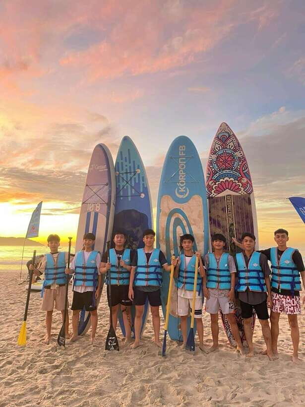 Da Nang: Man Thai Beach Stand-Up Paddleboarding Tour - Price and logistics: why $12 per group up to 2 can be a good deal