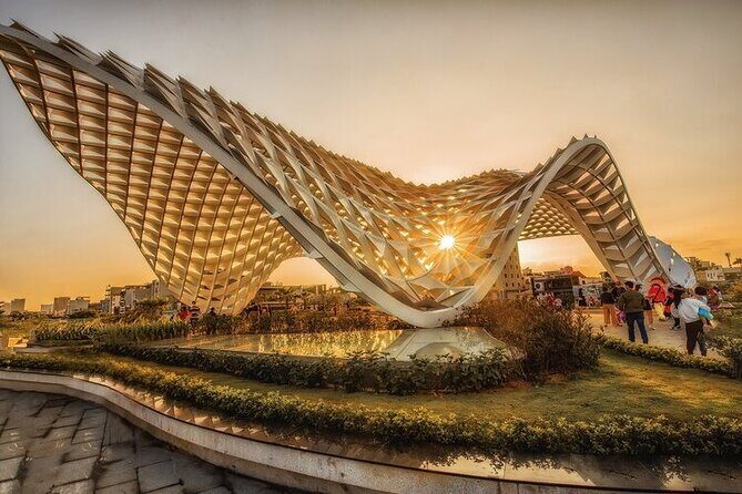 Da Nang Night Foodie Tour City and Han River Cruise By Private - Da Nang Night Foodie Tour: What Makes It Feel Like a Local Evening