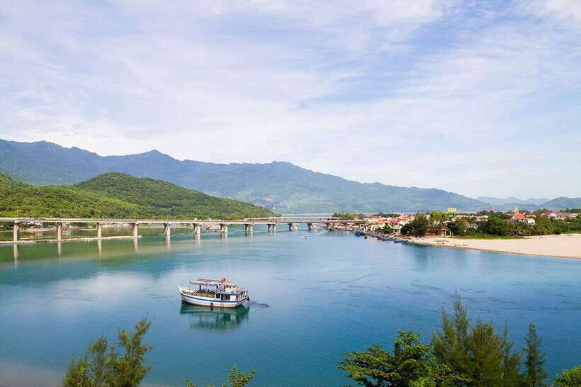 Da Nang : Private Car to Hue with Multi Sightseeing Stops - Lunch, entrances, and how to keep the day stress-free