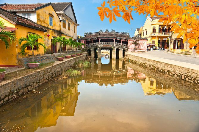 Danang Airport to Hoi An Private Transfer with English Speaking Driver - Comfort and small wins: AC, clean car, and bottled water