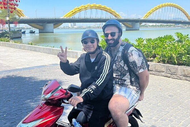 Danang Food Tour With Local Students - The Drink, the Poncho, and the Little Extras That Matter