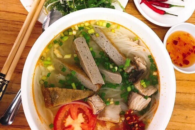 DaNang Night Foodie Tour-Sighseeing with Aodai Lady Rider Private - Food strategy: how to enjoy 5 or 7 dishes without getting stuffed too early