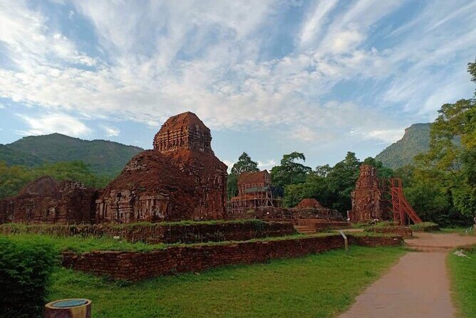 Early My Son tour/transfer and tour start from 8 a.m - Why a private-style My Son guide is the real value