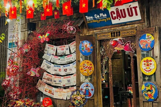 [Free E-sim] Old School Vietnam Cafe Trip in Da Nang - Guides that turn the route into better photos (Kong, Duc, Luna)
