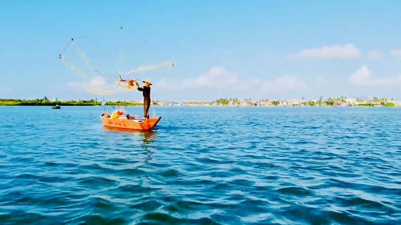 From Da Nang: Hoi An Old Town Tour, Night Market & Boat Ride - Museum of Folklore: folk-art demonstrations inside an old merchant home