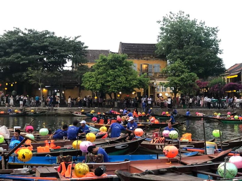From Da Nang: Hoi An Old Town Tour, Night Market & Boat Ride - Dinner with local specialties: fuel before the lantern hour