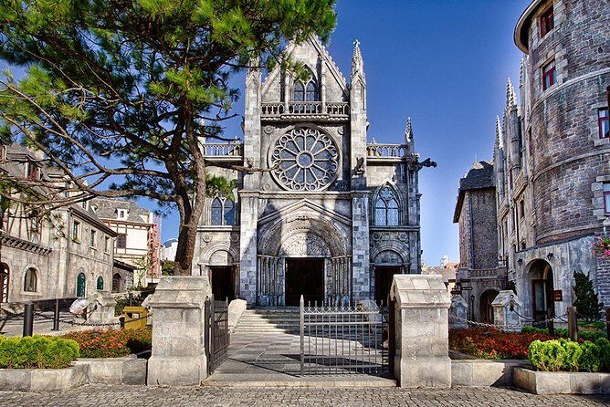 Golden Bridge & Ba Na Hills 1 Day including buffets lunch & 2 ways Cable Car - Sun World Ba Na Hills and Fantasy Park: fun rides, lots of choices