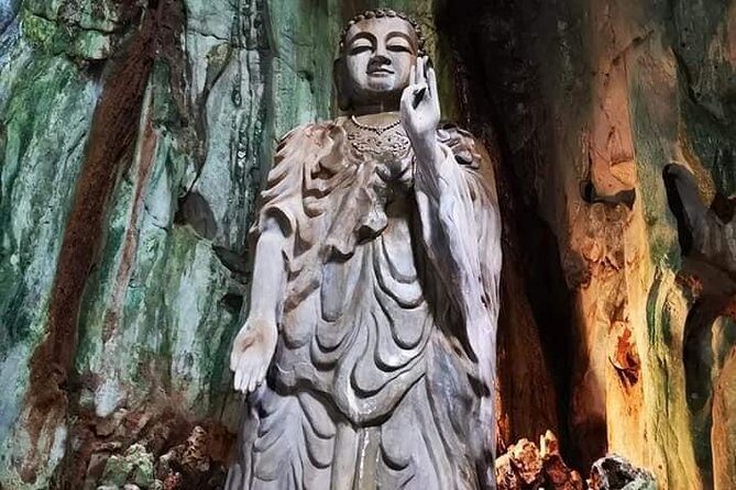 Guided Tour to Marble Mountains & Hoi An Walking Tour , Night Market, Boat Ride - The guide makes the difference: what to look for