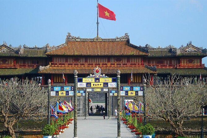 Hai Van Pass and Hue City Sites Deluxe Small Group Tour - Thien Mu Pagoda at 3 pm: a calm finale to a packed day