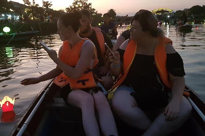 Hoi An Ancient City -Sampan Boat Ride- Night Market- Lanterns - Why the 3 pm start is smart for Hoi An lantern time