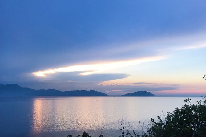 Hoi An Ancient town -Marble Mountains Tours FROM DANANG(15H30-21H - Leaving the Mountains at 18:00: Why This Pace Helps