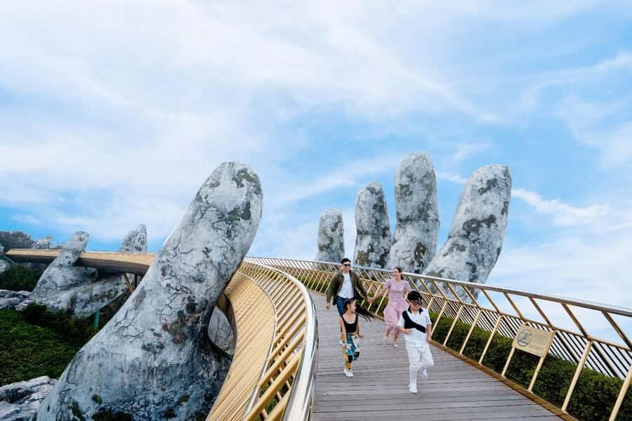 Hoi An/Da Nang: Ba Na Hills & Golden Bridge Small-Group Tour - Dream Stream Cable Car: The Best Early-Photo Stretch