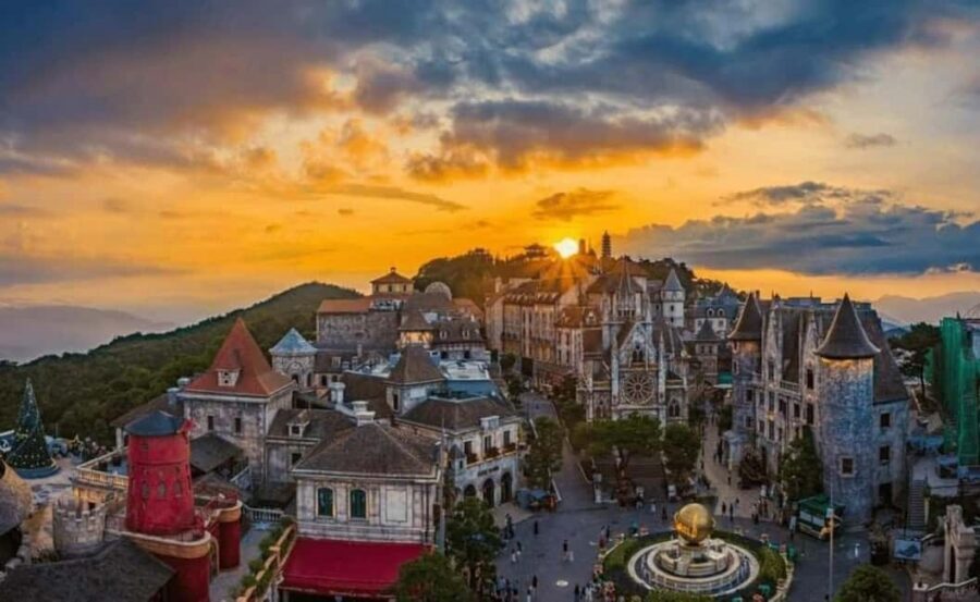 Hoi An/Da Nang: Golden Bridge - BaNa Hills Small Group Tour - Weather realities: rain or shine, plus four seasons in a day