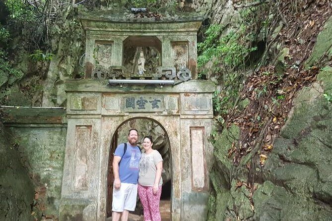 MARBLE MOUNTAIN-AM PHU Cave & HOI AN -Colourful Lantern Boat Ride - 20-minute sampan ride at early night: lantern views from the water