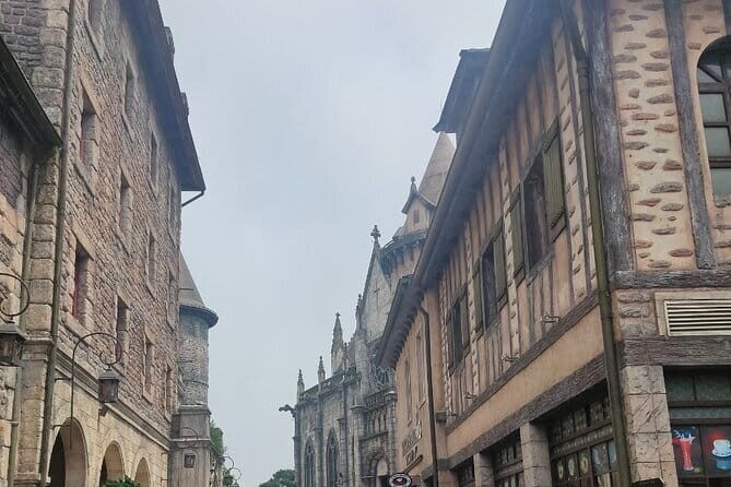 Private Tour to Golden Bridge Ba Na Hills in Da Nang Vietnam - Buffet Lunch at 12:30: Simple Fuel for a Long Day