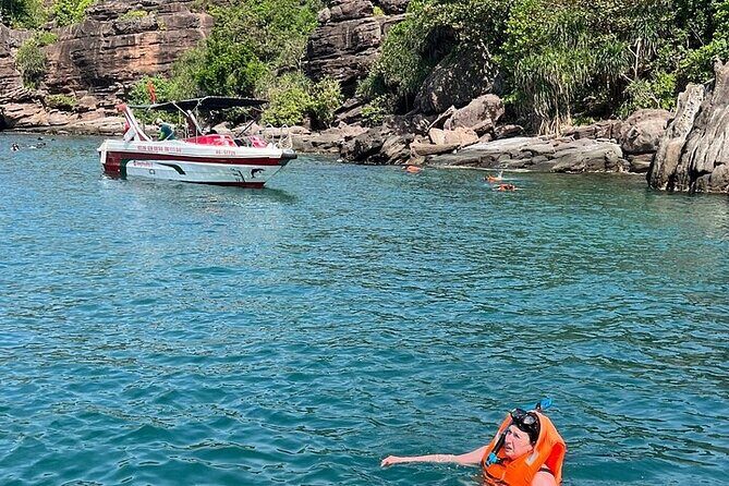 Real snorkel trip by speedboat with small group on Cham island - Tai Island and fish feeding: reefs plus a wildlife moment