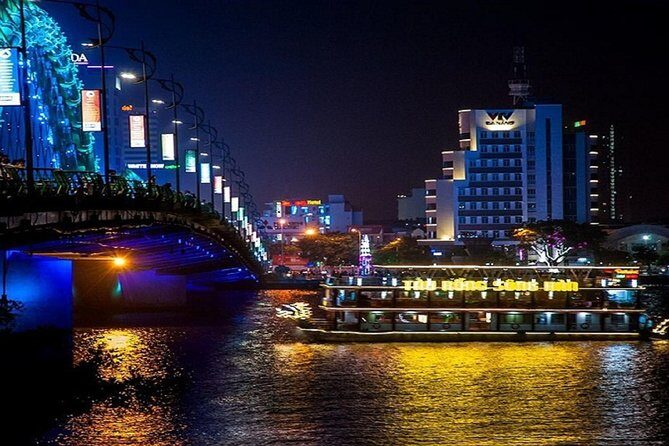 Tasty Dinner Han River Dragon Cruise by Yatch & Tradictional Show - Fire and water show plus 9:00 pm fireworks: how to time your night