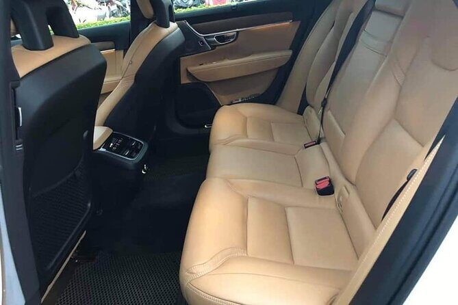 (TOP) Private car: Da Nang/Da Nang Airport (DAD) from/to Hoi An - Car comfort that matters on a short hop